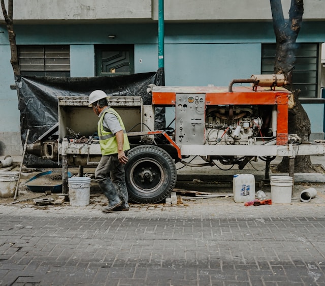 How Naomi’s Post-Construction Cleaning Uses Commercial-Grade HEPA Air Scrubbers to Eliminate Micro-Dust and Allergens